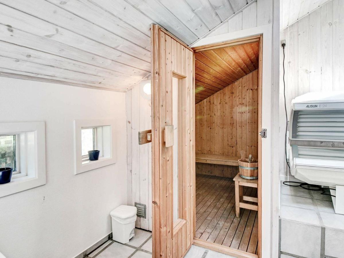 8 Person Holiday Home In Nex Vester Somarken Eksteriør bilde